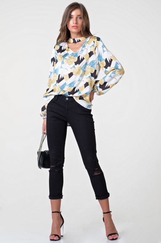 Light free blouse with floral print