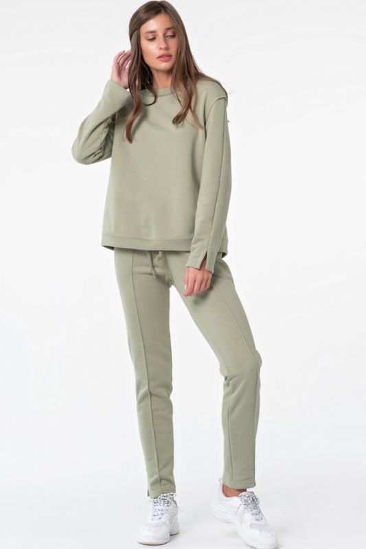 Knitted cotton suit with pants olive