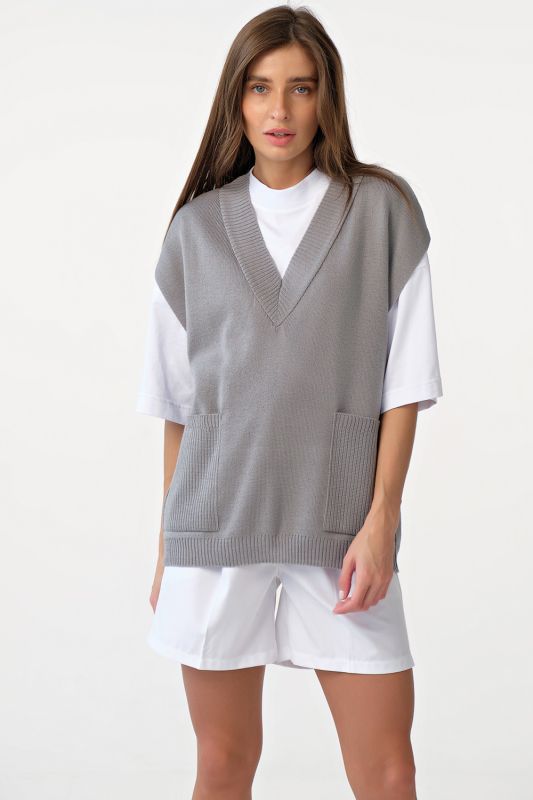 Knitted over-size v-neck vest with v-neck light gray