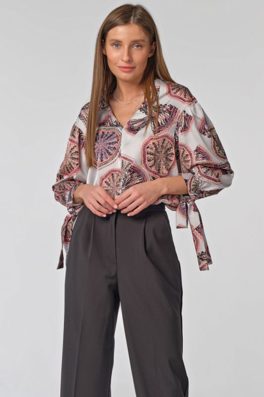 Satin loose blouse with print on beige