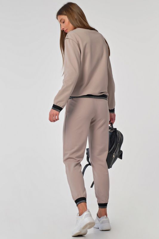 Beige fouter knit sporty sweatsuit