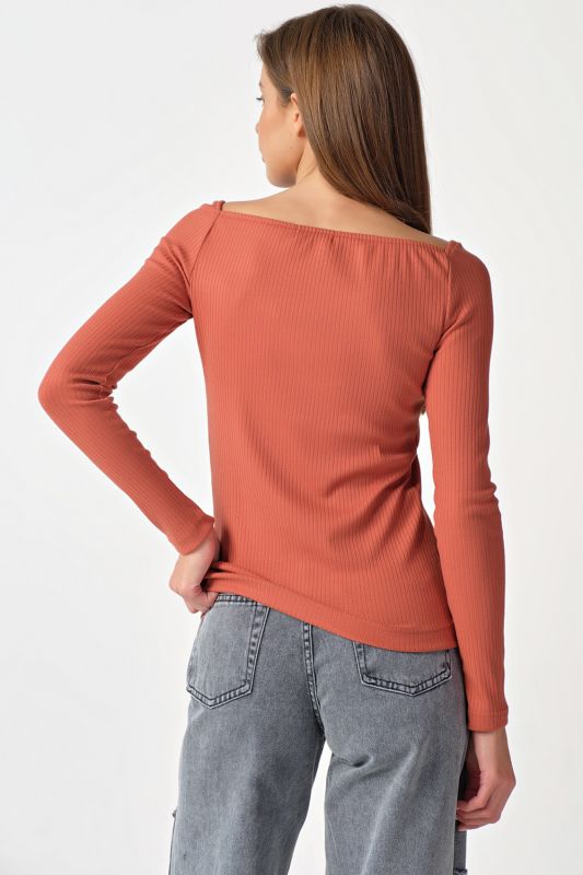 Longsleeve knit with square neckline terracotta