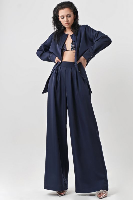 Dressy suit of flowing satin fabric dark blue