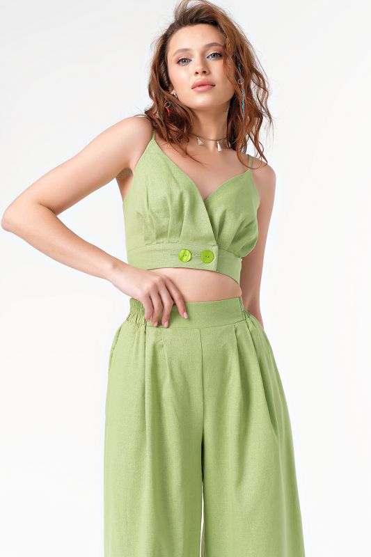 Summer trouser suit with linen top in lettuce color