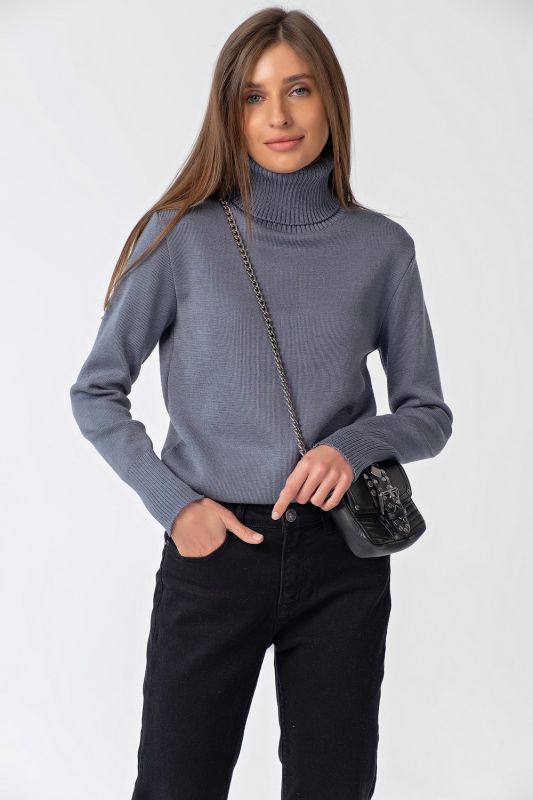 Long sleeve wool turtleneck knitted turtleneck in gray-blue