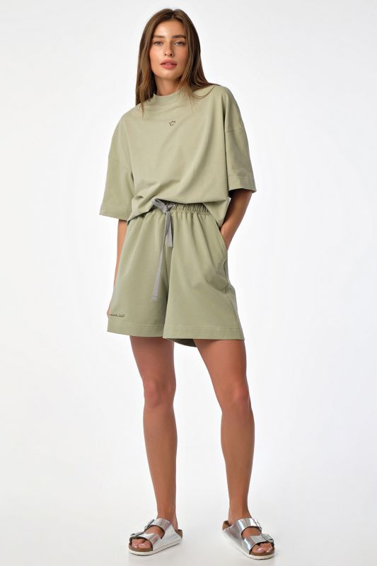 Summer sporty oversize suit with cotton shorts green