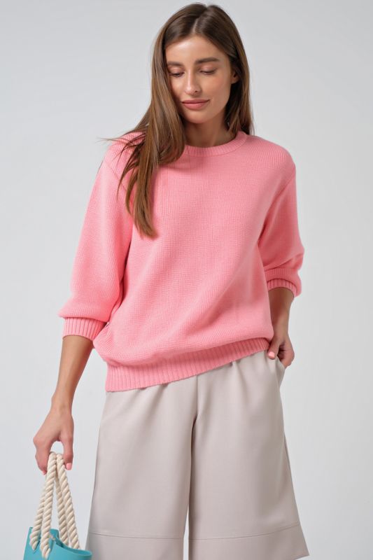 Knitted loose sweater in pink