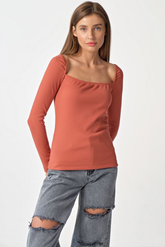 Longsleeve knit with square neckline terracotta