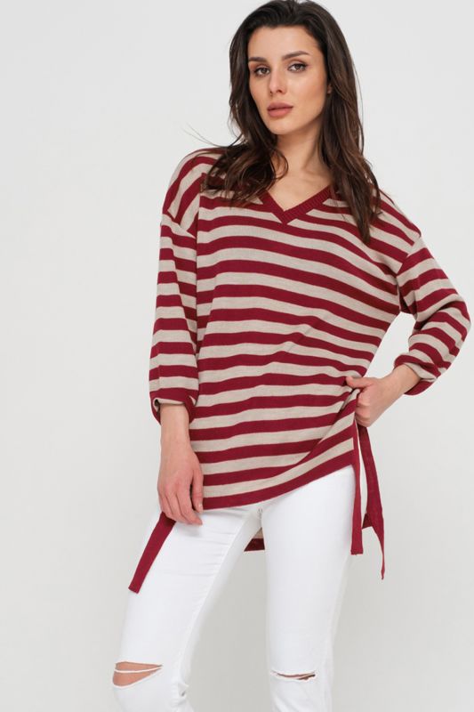 Knitted tunic with v-neck with slits on the sides in stripes on burgundy