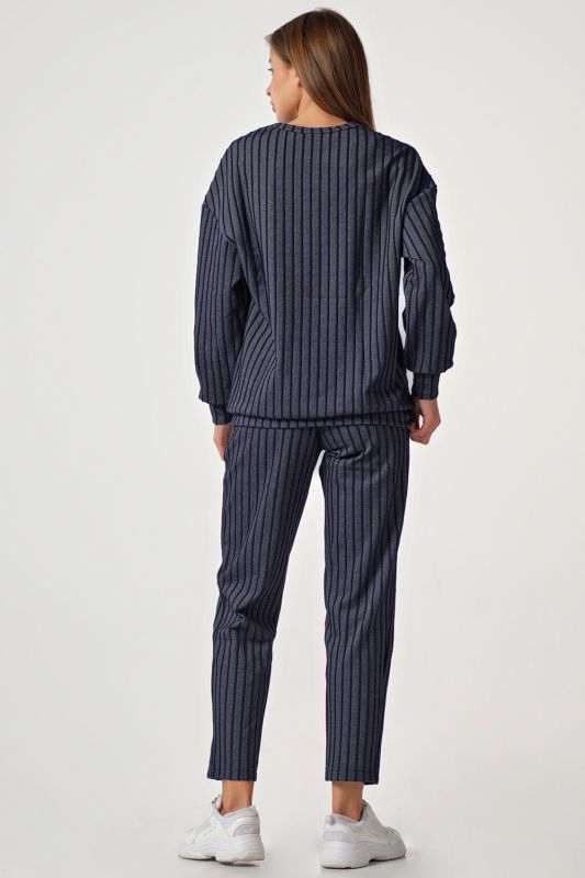 Free knitted suit with pants blue