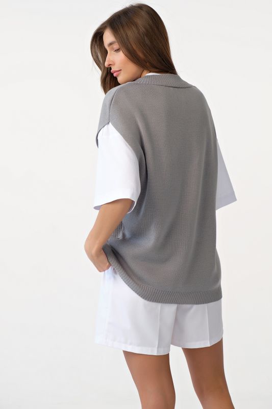 Knitted over-size v-neck vest with v-neck light gray