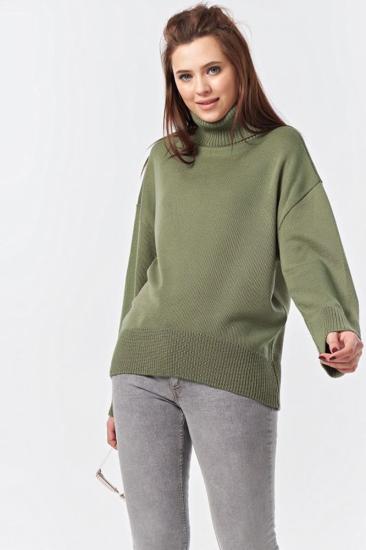 Wool knitted over-size sweater in green