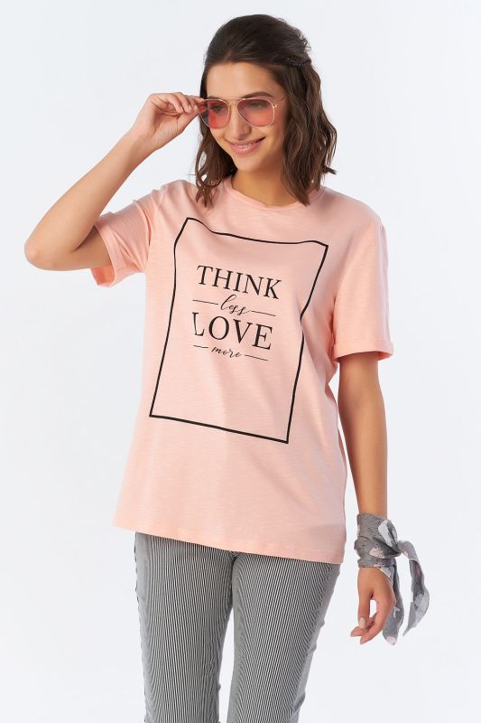 T-shirt knitted straight with inscriptions peach