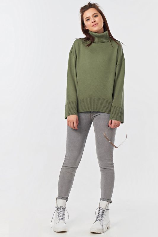 Wool knitted over-size sweater in green