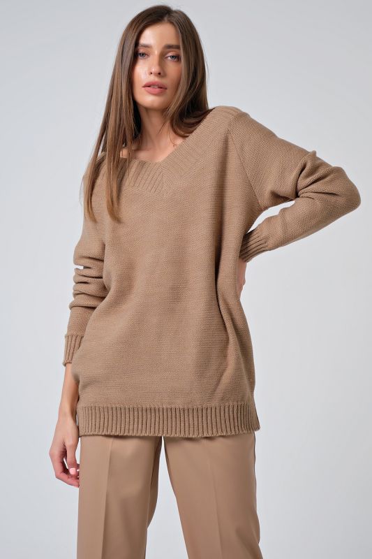 Camel v-neck knitted sweater