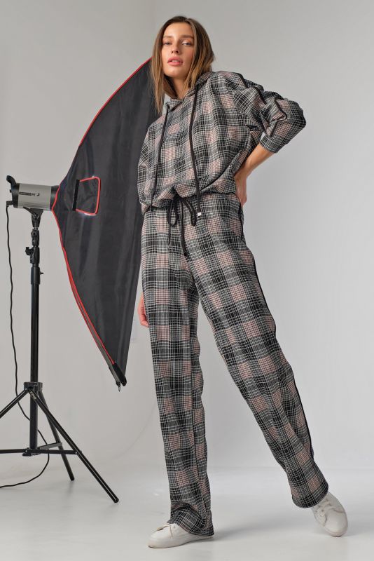 Casual oversize suit with plaid hoodie