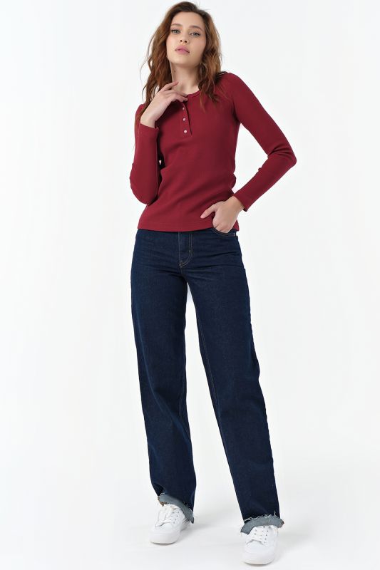 Longsleeve knit with buttons made of burgundy cotton