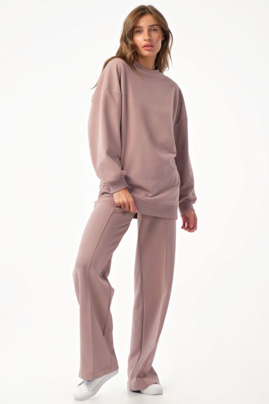 Sporty knitted sweatsuit with wide futer pants dusty pink