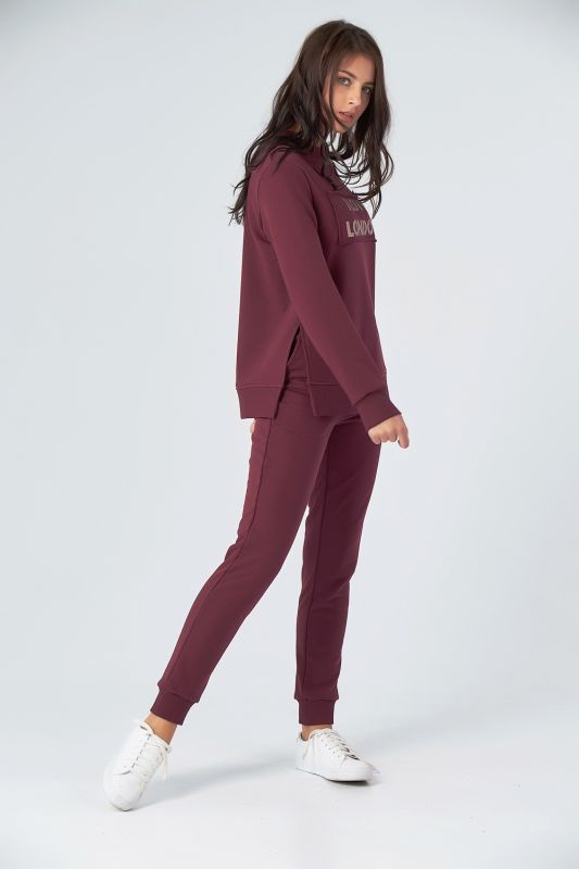 Free knitted suit with cotton pants in wine