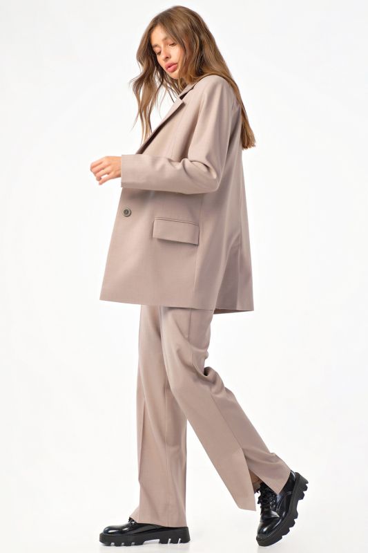 Classic trouser suit beige