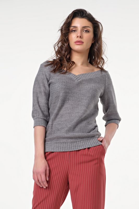 Knitted short pullover with v-neck gray