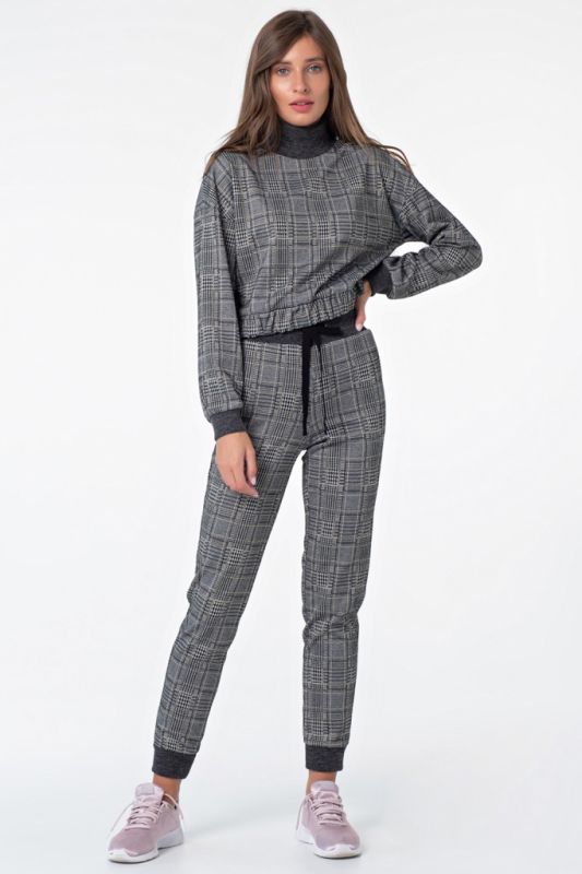 Casual warm suit of jersey in plaid ochre