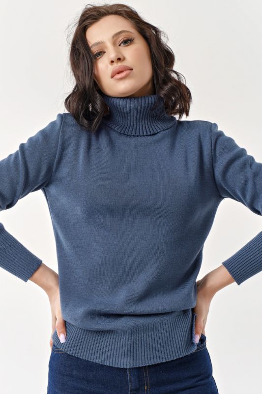 Turtleneck of semi woolen yarn steel