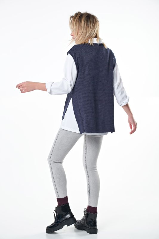 Asymmetric knitted vest with slits on the sides blue