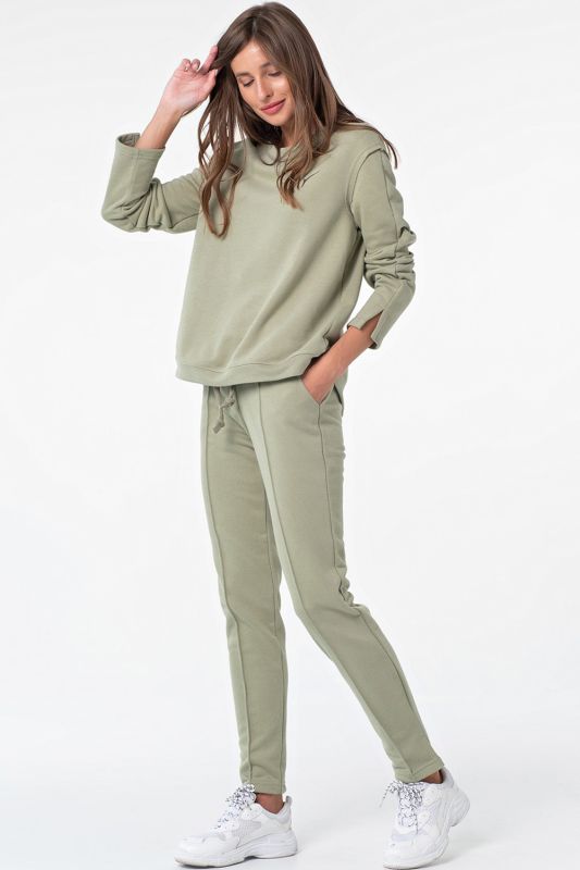 Knitted cotton suit with pants olive