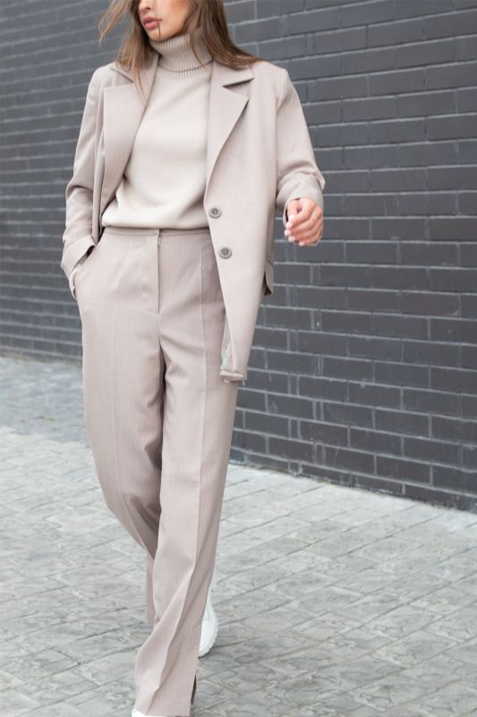 Classic trouser suit beige