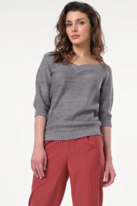 Knitted short pullover with v-neck gray