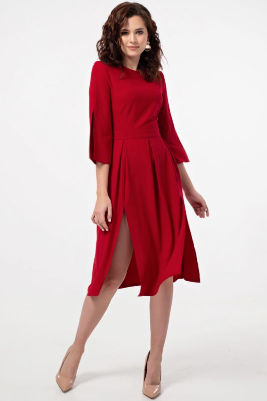 Dark red fitted dress with leg slit