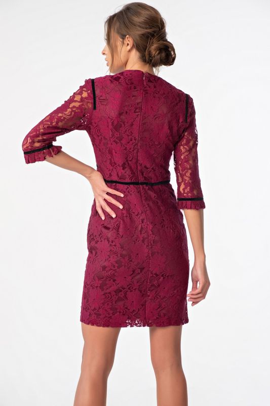 Short sleeved fitted lace dress with berry sleeves