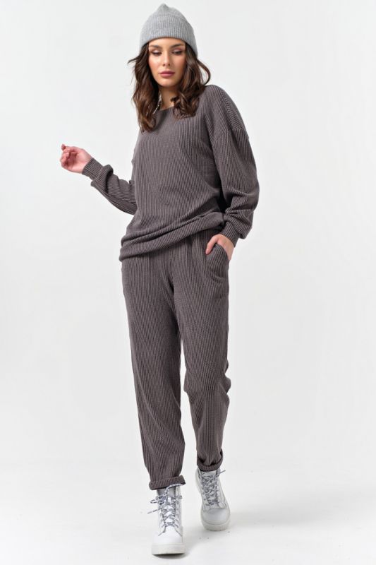 Oversize knitted suit with pants gray