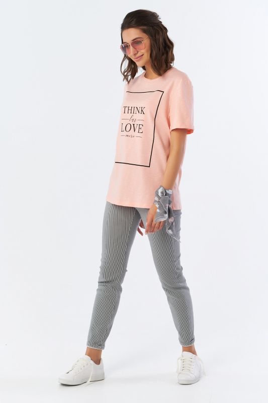 T-shirt knitted straight with inscriptions peach