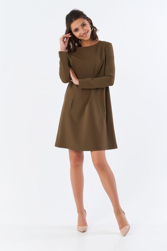 Casual straight dress with khaki pockets