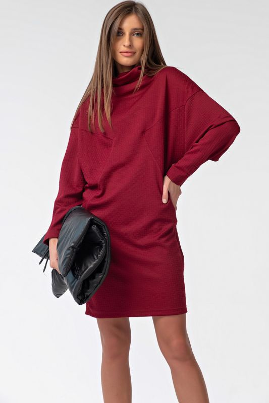 Warm dress with bat sleeve burgundy