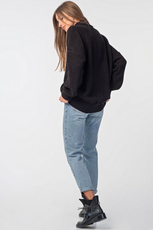 High-necked knitted oversize sweater black