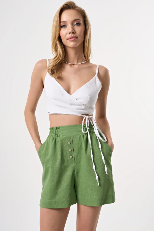 Linen shorts with elastic band in lettuce color