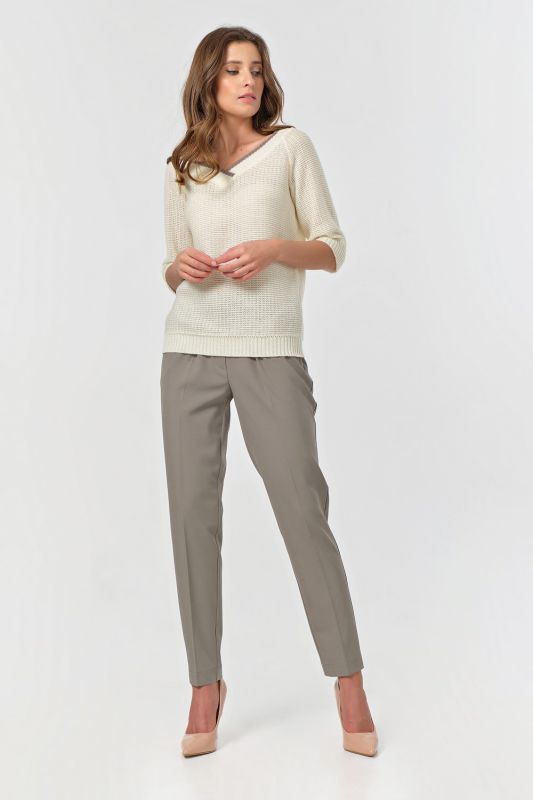 Pullover knitted short with v-neck Milk color