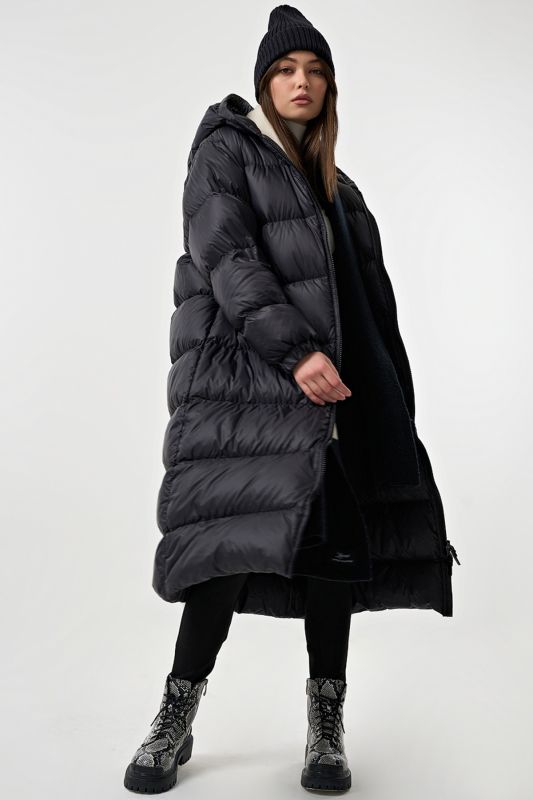 Straight silhouette down coat black