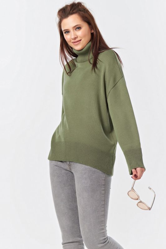 Wool knitted over-size sweater in green