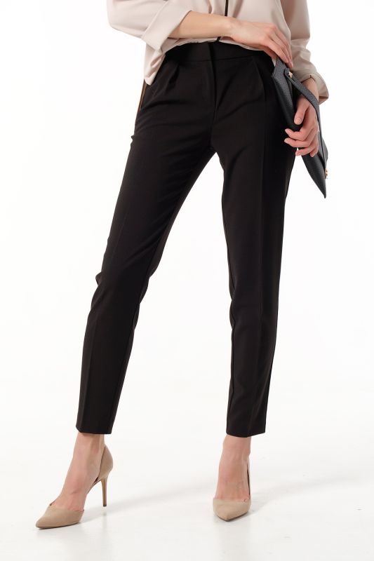 Tapered pants with arrows black