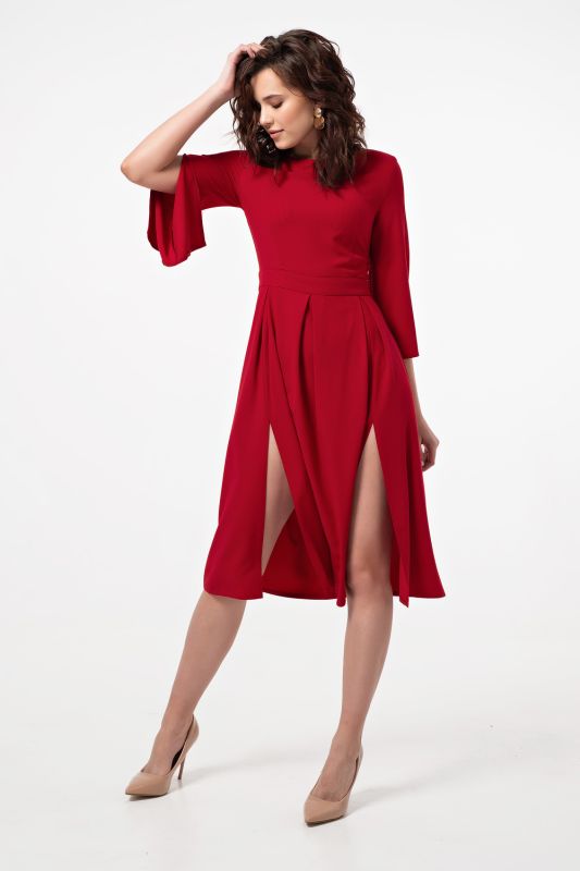 Dark red fitted dress with leg slit