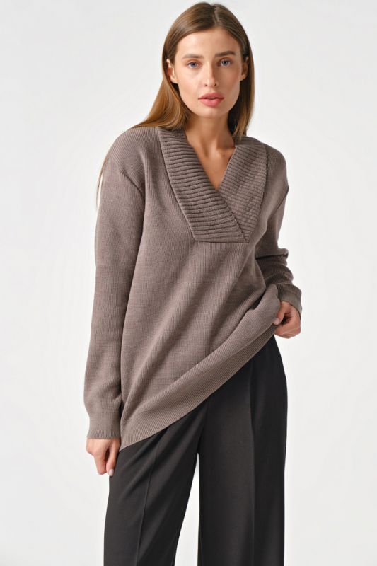 Loose knit pullover with dropped shoulder coffee color