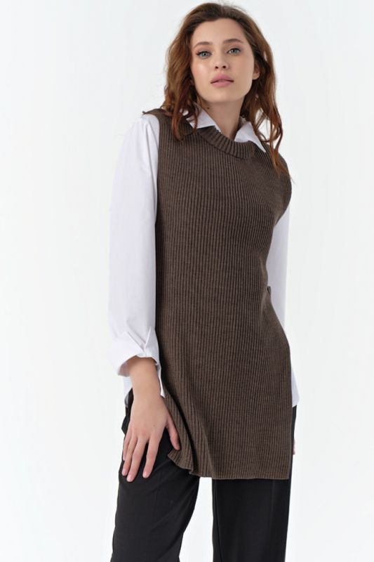 Knitted long vest with slits on sides made of cotton coffee color