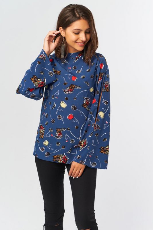 Straight blouse with wide sleeve with print on blue