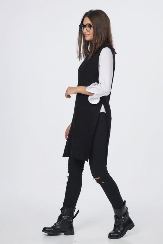 Long over vest with slits on sides black