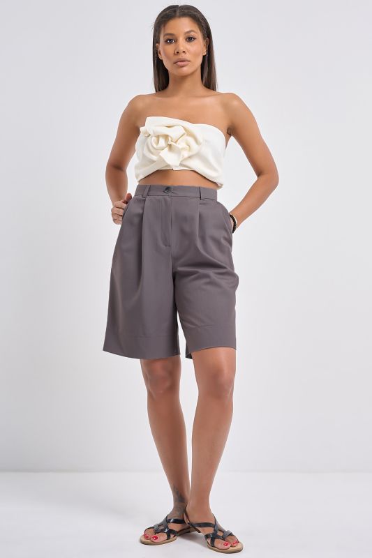 Shorts bermudas made of gray-brown suit fabric