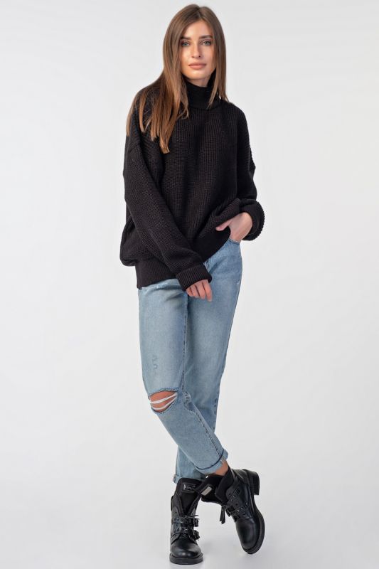 High-necked knitted oversize sweater black